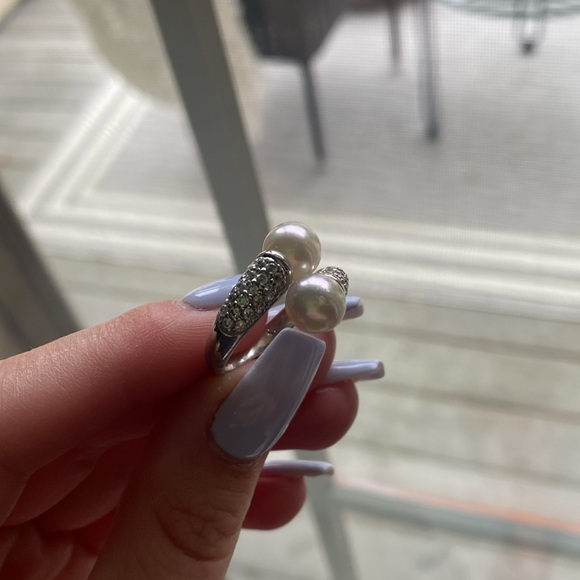 Crystal and Pearl Twist Ring - Picture 2 of 4